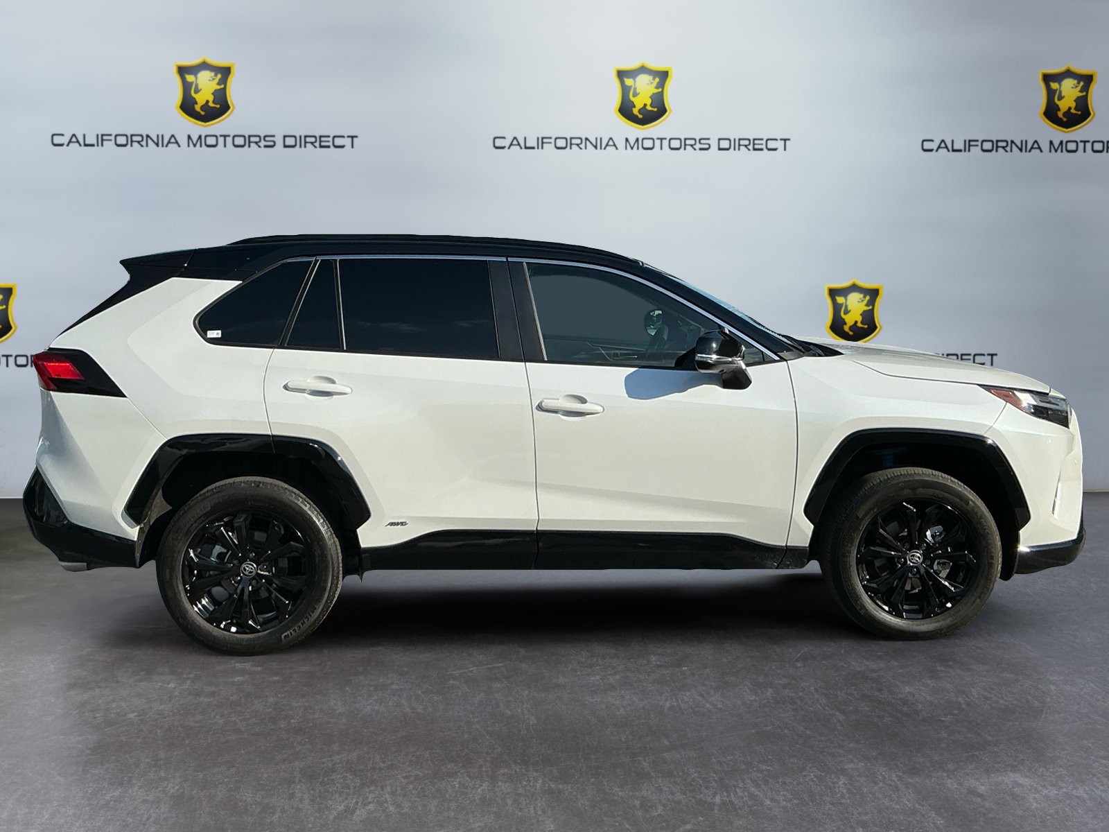 Used 2023 Toyota RAV4 XSE AWD/4WD image 6