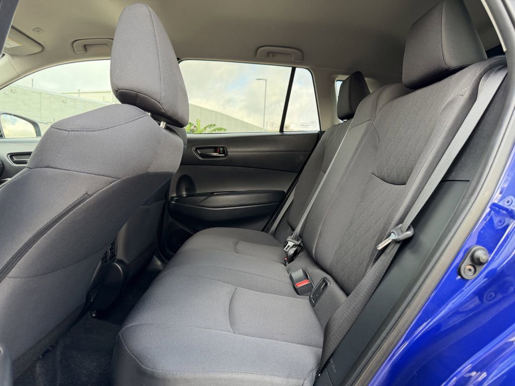 Used 2025 Toyota Corolla Cross LE FWD image 28
