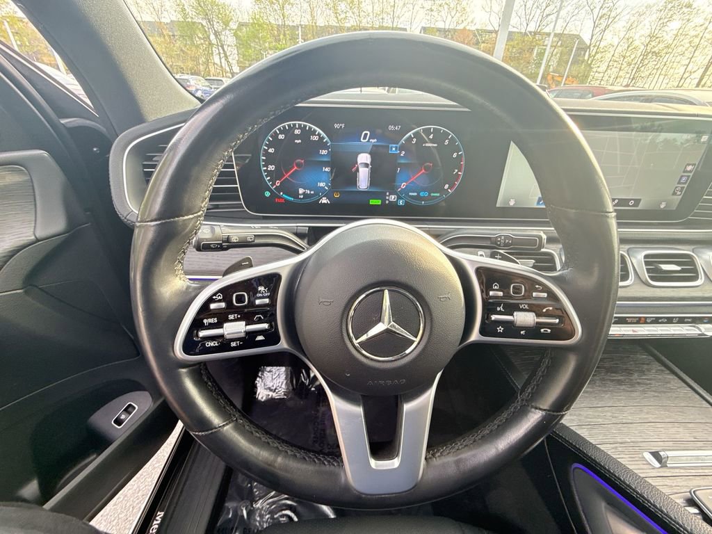 Used 2022 Mercedes-Benz GLS 450 4MATIC image 11