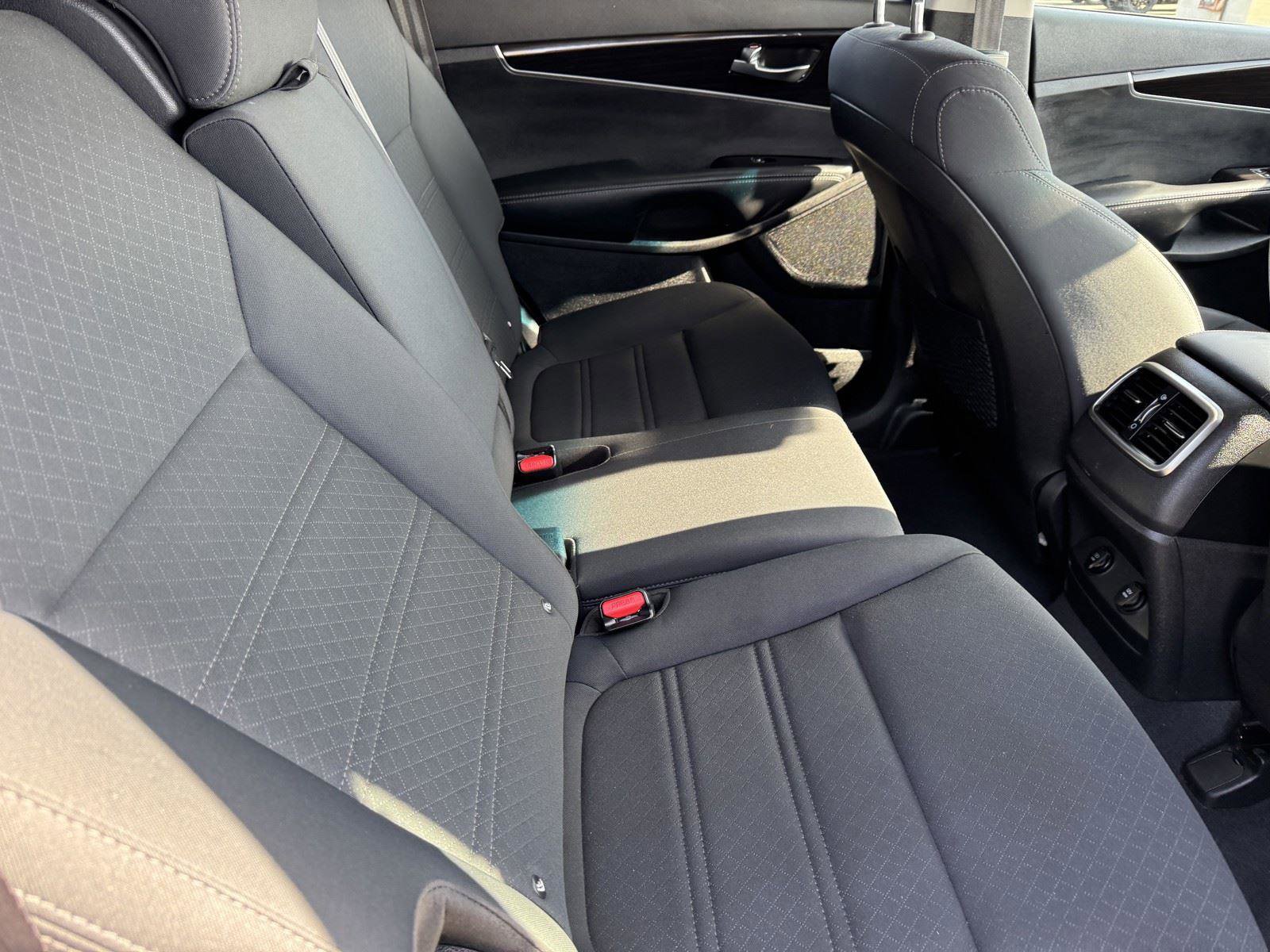 Used 2020 Kia Sorento LX w/ LX I4 Convenience Package FWD image 12