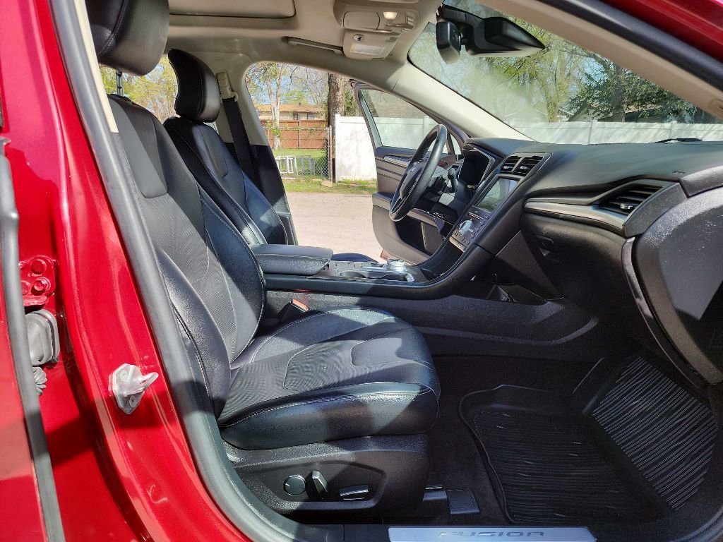 Used 2017 Ford Fusion Titanium image 36