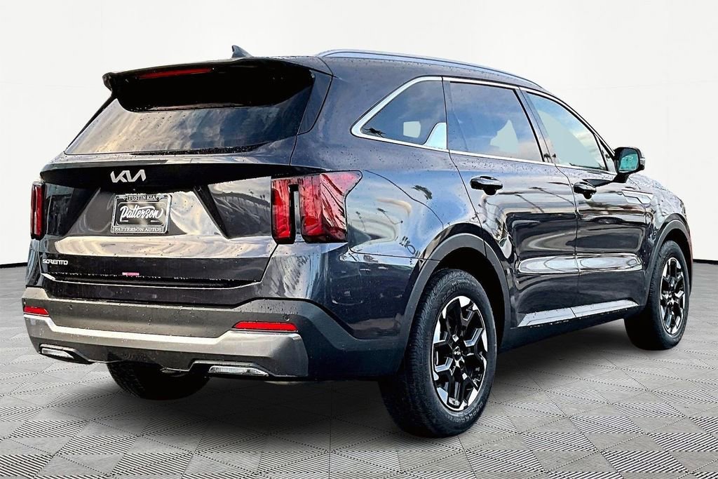 Used 2025 Kia Sorento S w/ Panoramic Sunroof Package image 2