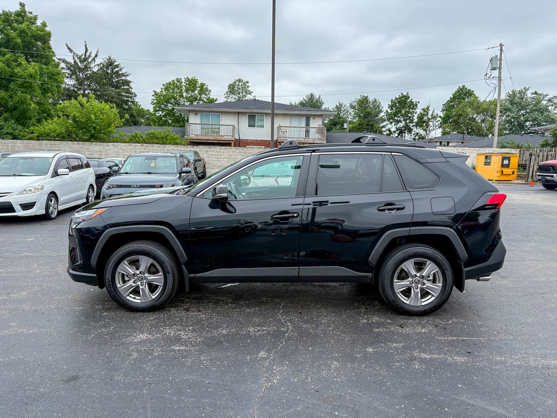 Used 2023 Toyota RAV4 XLE w/ Convenience Package AWD/4WD image 10