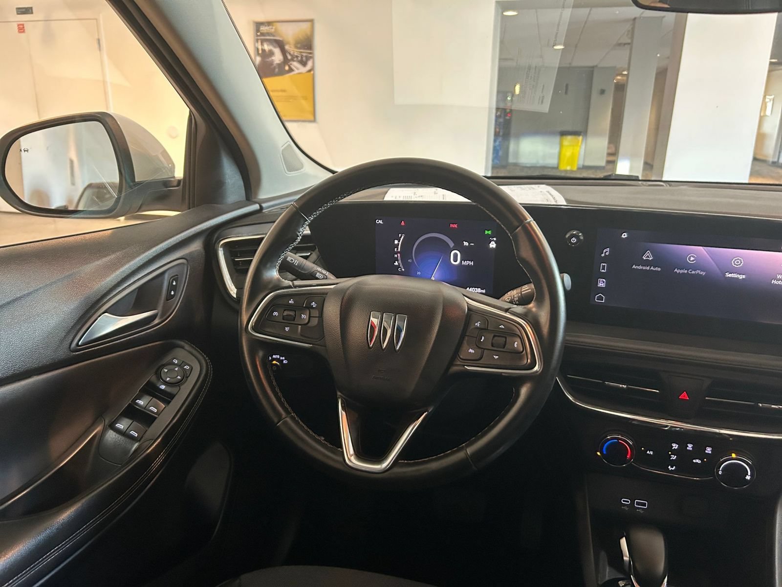 Used 2025 Buick Encore GX Preferred AWD/4WD image 32