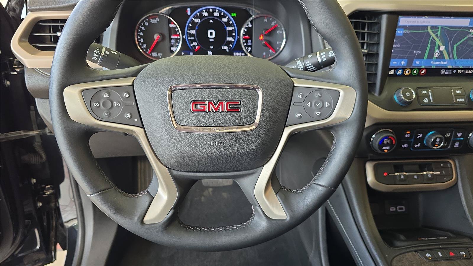 Used 2023 GMC Acadia Denali w/ Denali Ultimate Package AWD/4WD image 28