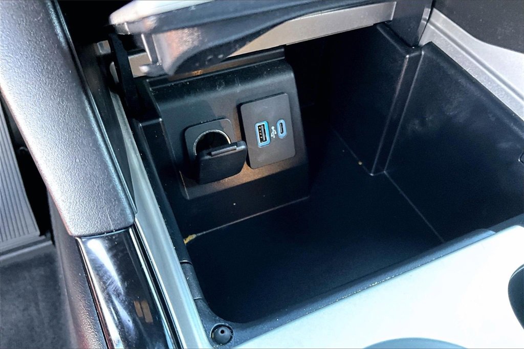 Used 2022 Ford Explorer ST image 31