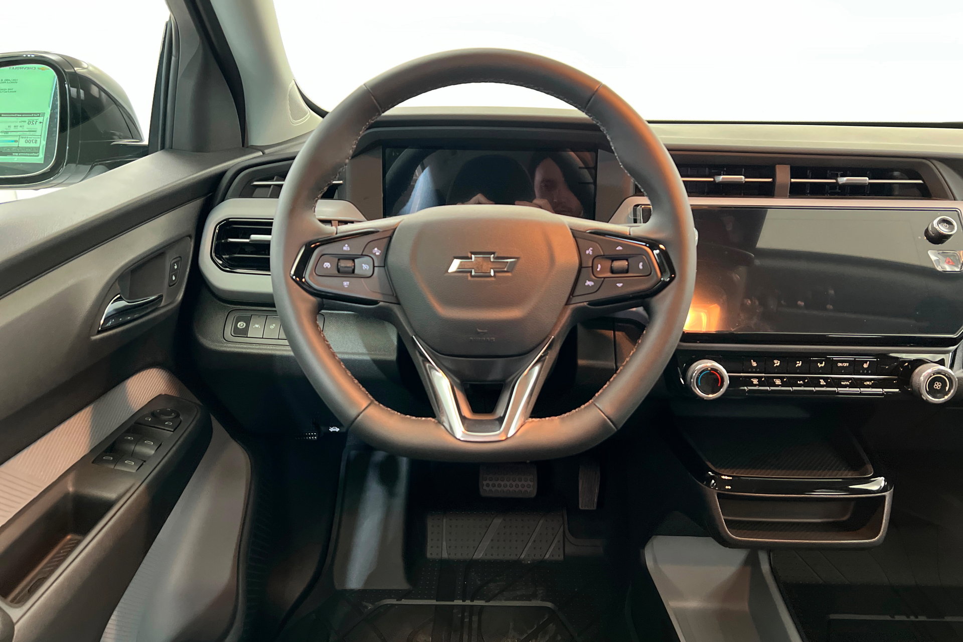 New 2027 Chevrolet Bolt LT w/ Comfort Package image 14