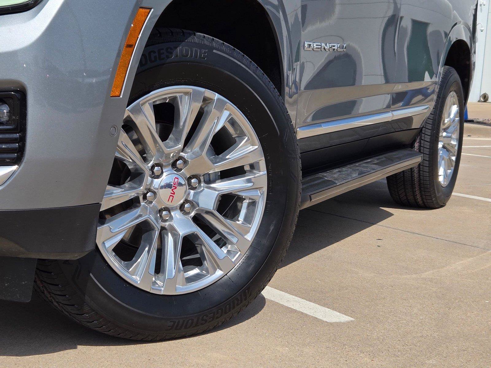 Used 2025 GMC Yukon Denali AWD/4WD image 8