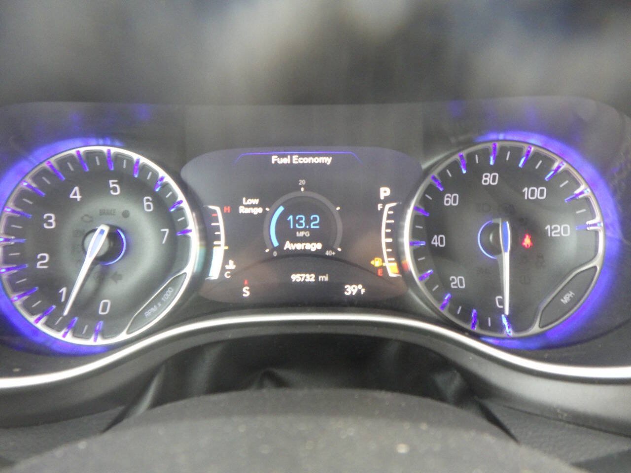 Used 2022 Chrysler Pacifica Touring-L FWD image 25