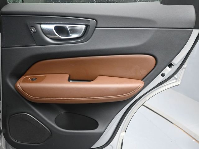 Used 2023 Volvo XC60 B5 Ultimate w/ Protection Package Premier image 28