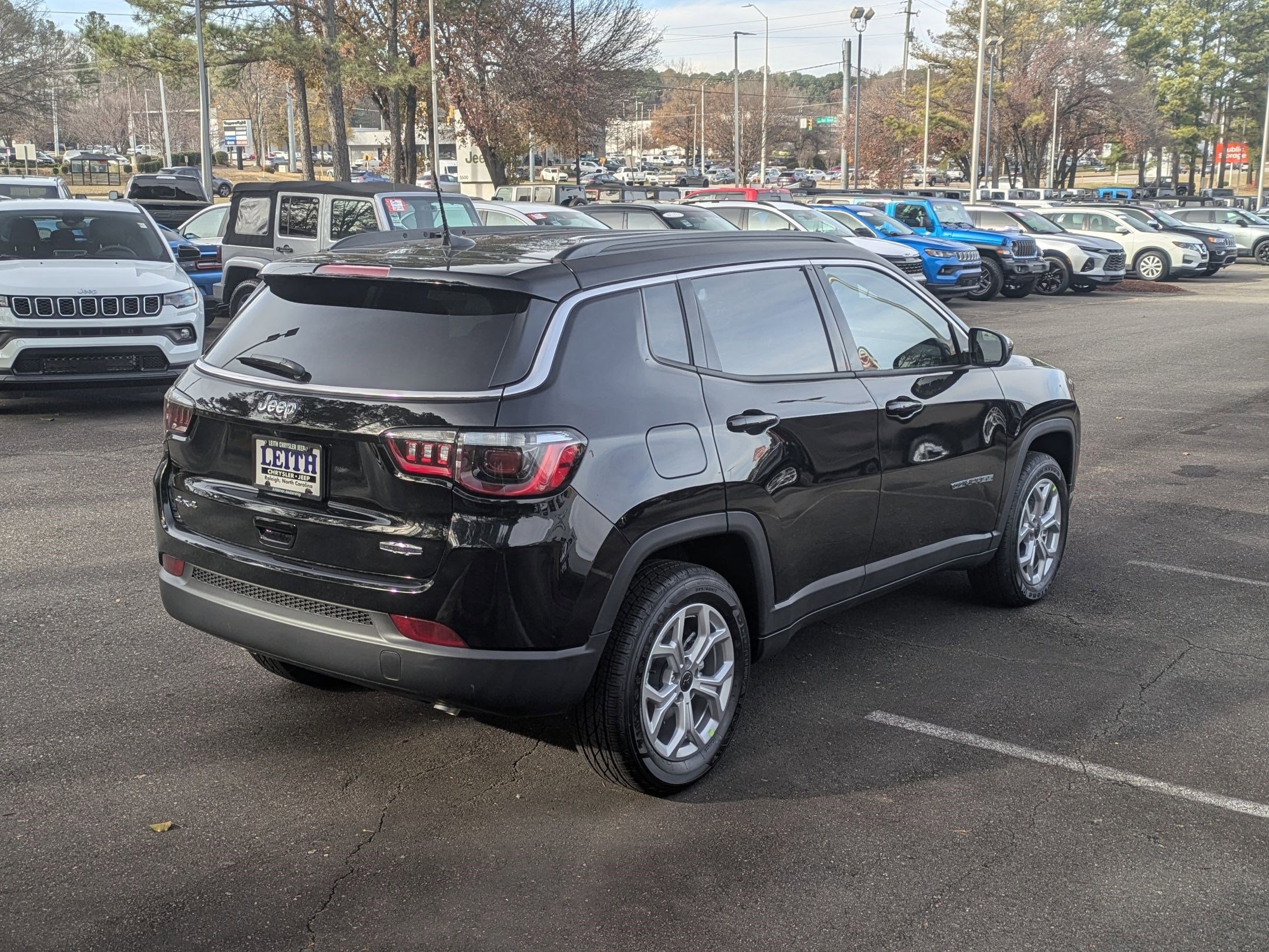 New 2026 Jeep Compass Latitude image 5