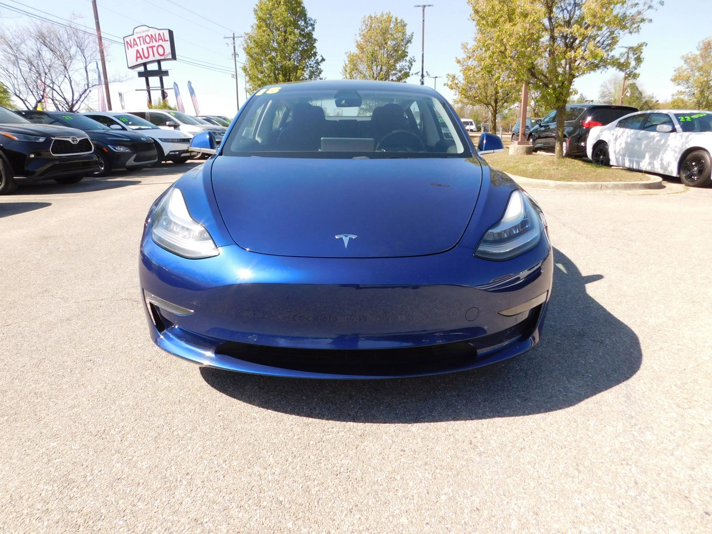 Used 2018 Tesla Model 3 Long Range RWD image 3