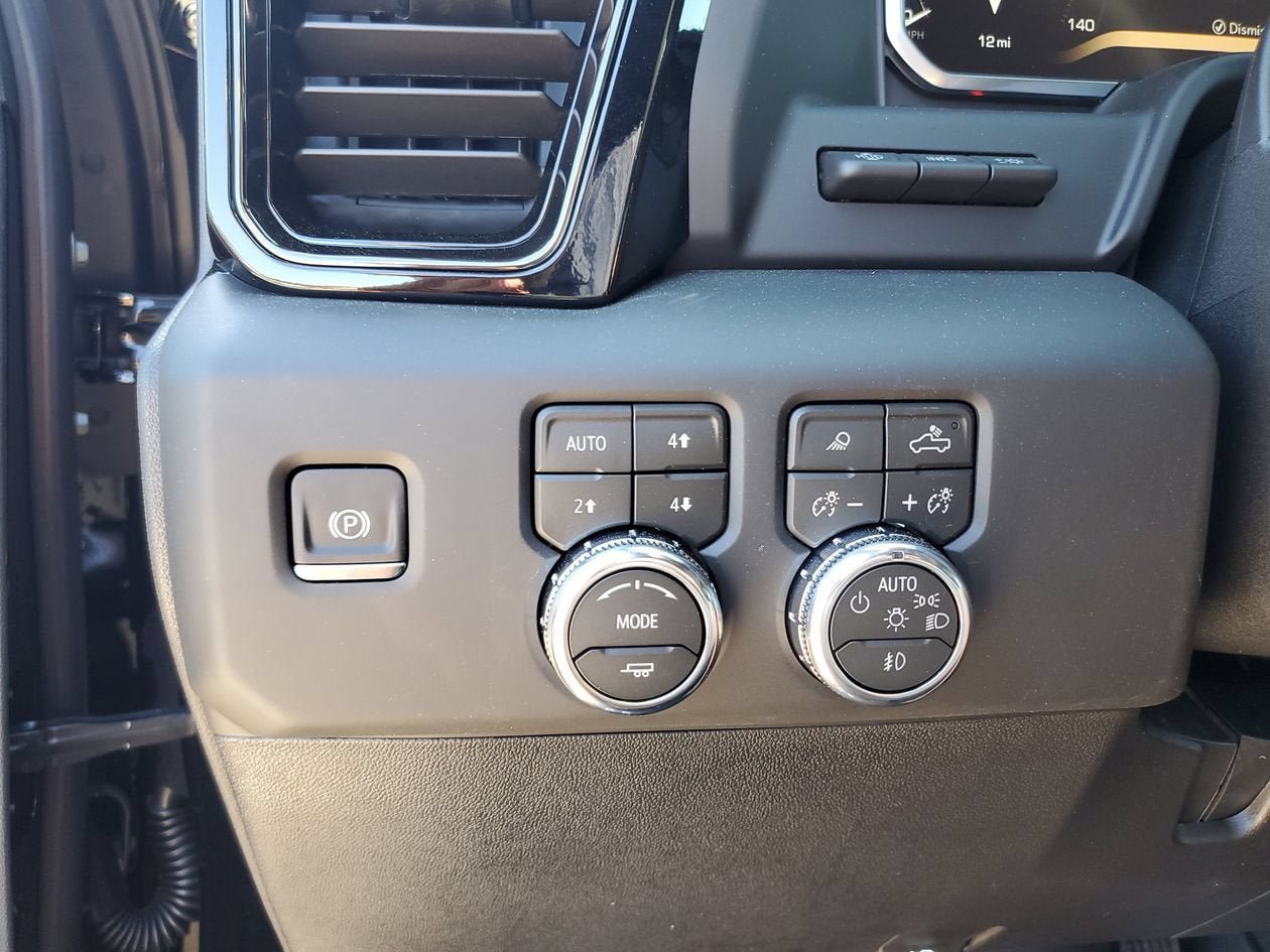 New 2026 GMC Sierra 3500 AT4 w/ AT4 Premium Plus Package AWD/4WD image 31