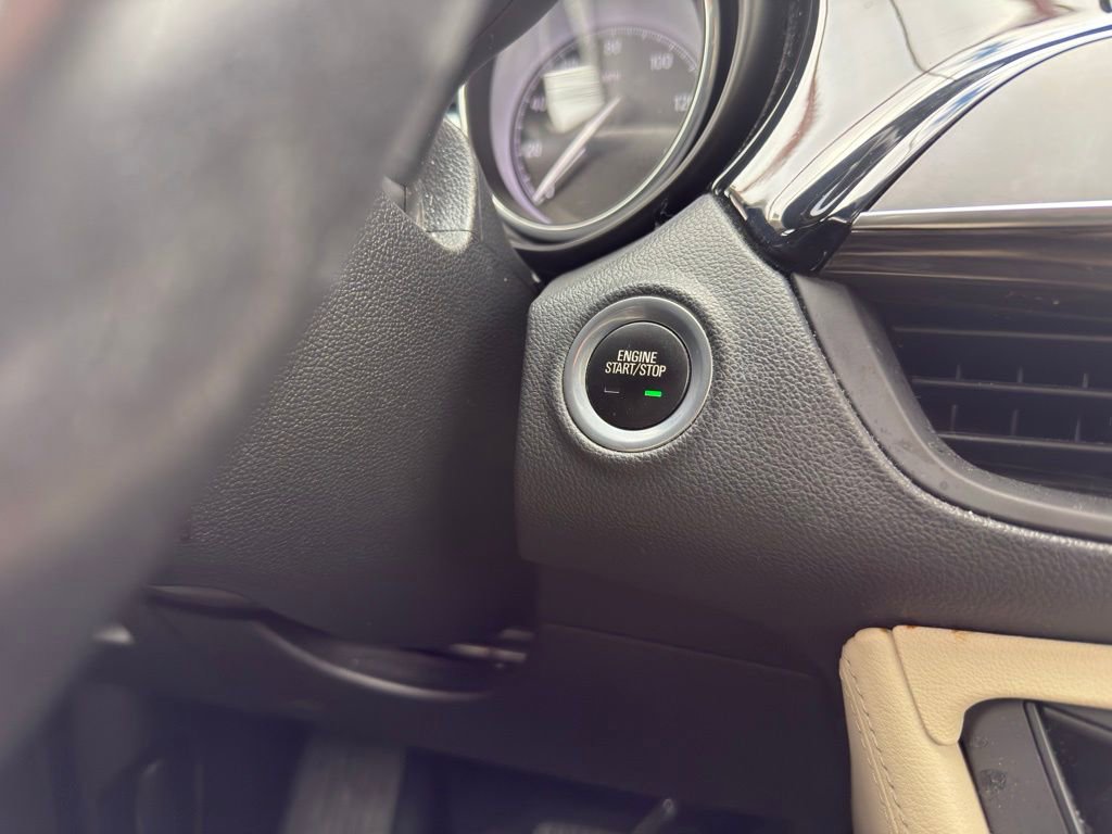 Used 2019 Buick Envision Essence image 22