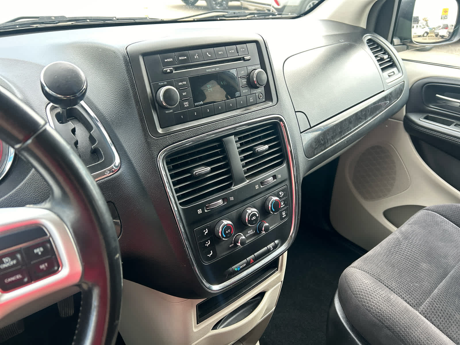 Used 2014 Dodge Grand Caravan SE w/ Quick Order Package 29E SE FWD image 21