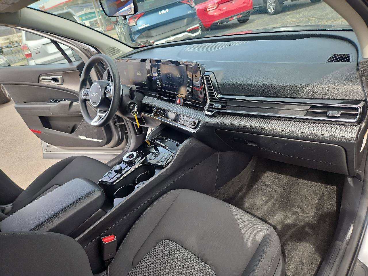 Used 2023 Kia Sportage LX image 16