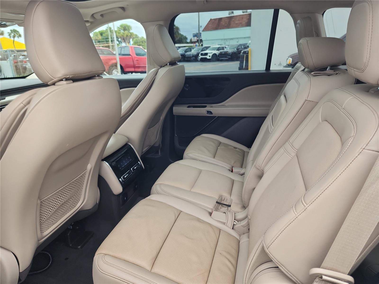 Used 2023 Lincoln Aviator Reserve w/ Equipment Group 201A AWD/4WD image 22