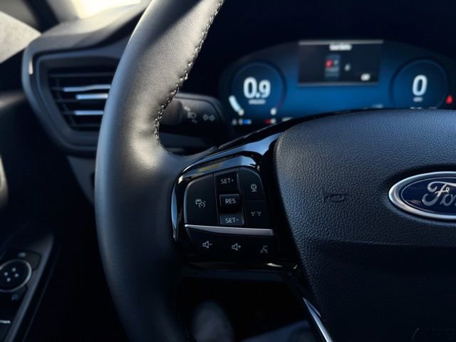 Used 2022 Ford Escape Titanium w/ Class II Trailer Tow Package image 24