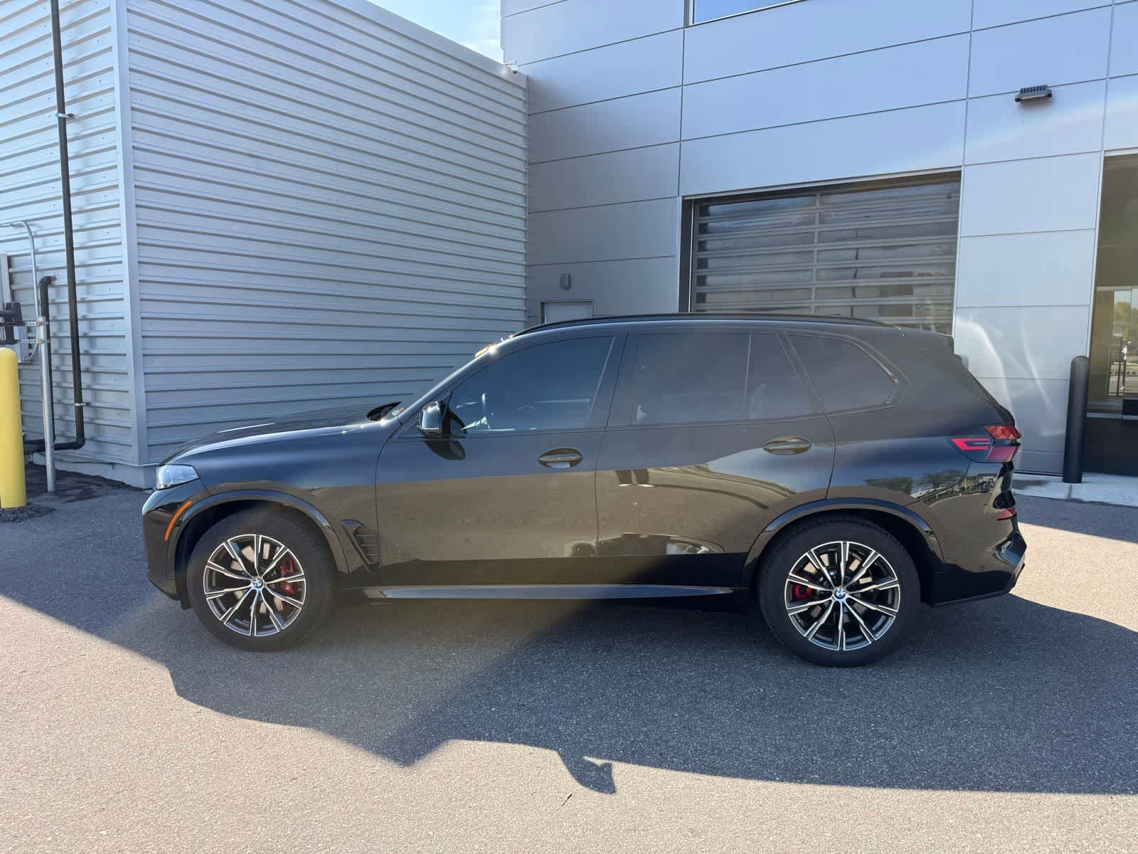 Used 2025 BMW X5 M60i w/ Climate Comfort Package AWD/4WD image 2