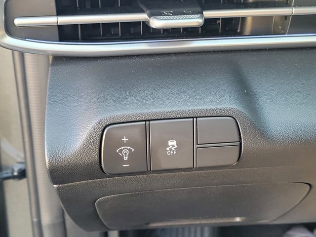 Used 2025 Hyundai Elantra SEL image 26