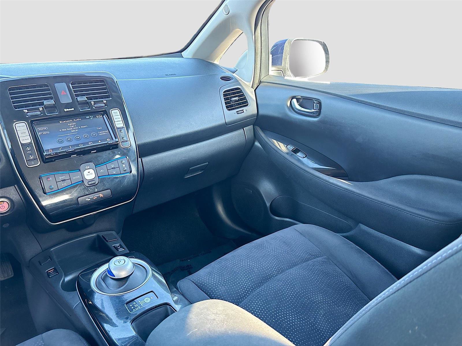 Used 2016 Nissan Leaf SV w/ Premium Package image 24