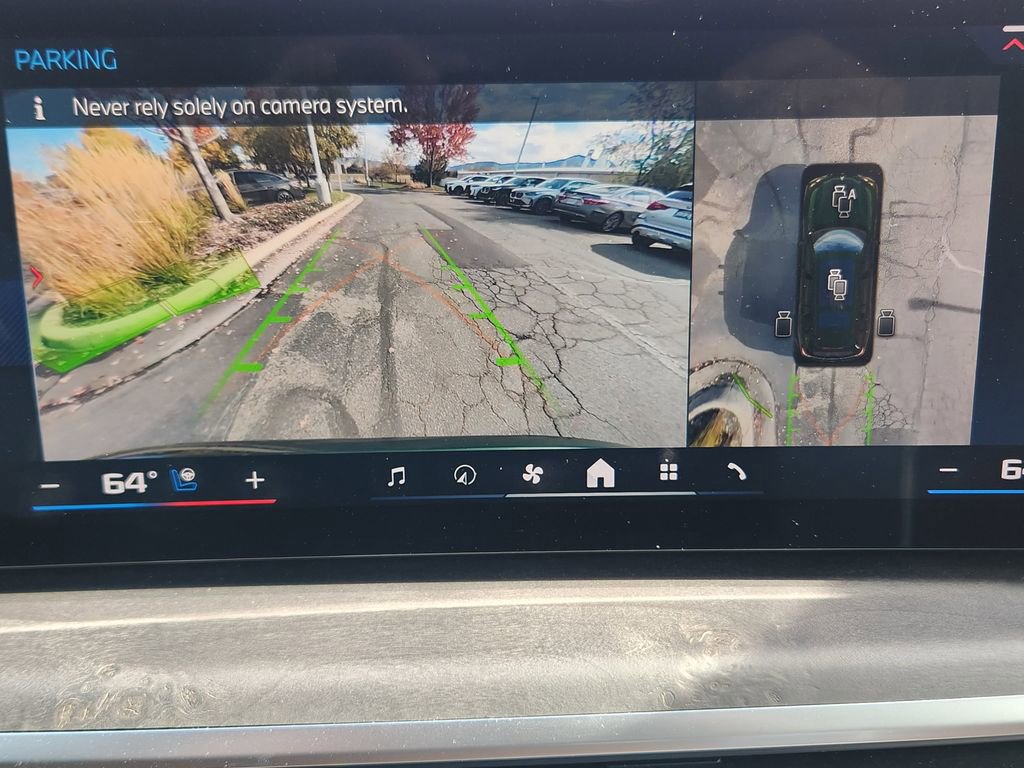 Certified 2025 BMW X7 M60i AWD/4WD image 27