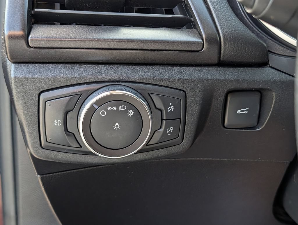 Used 2018 Ford Fusion Titanium FWD image 25
