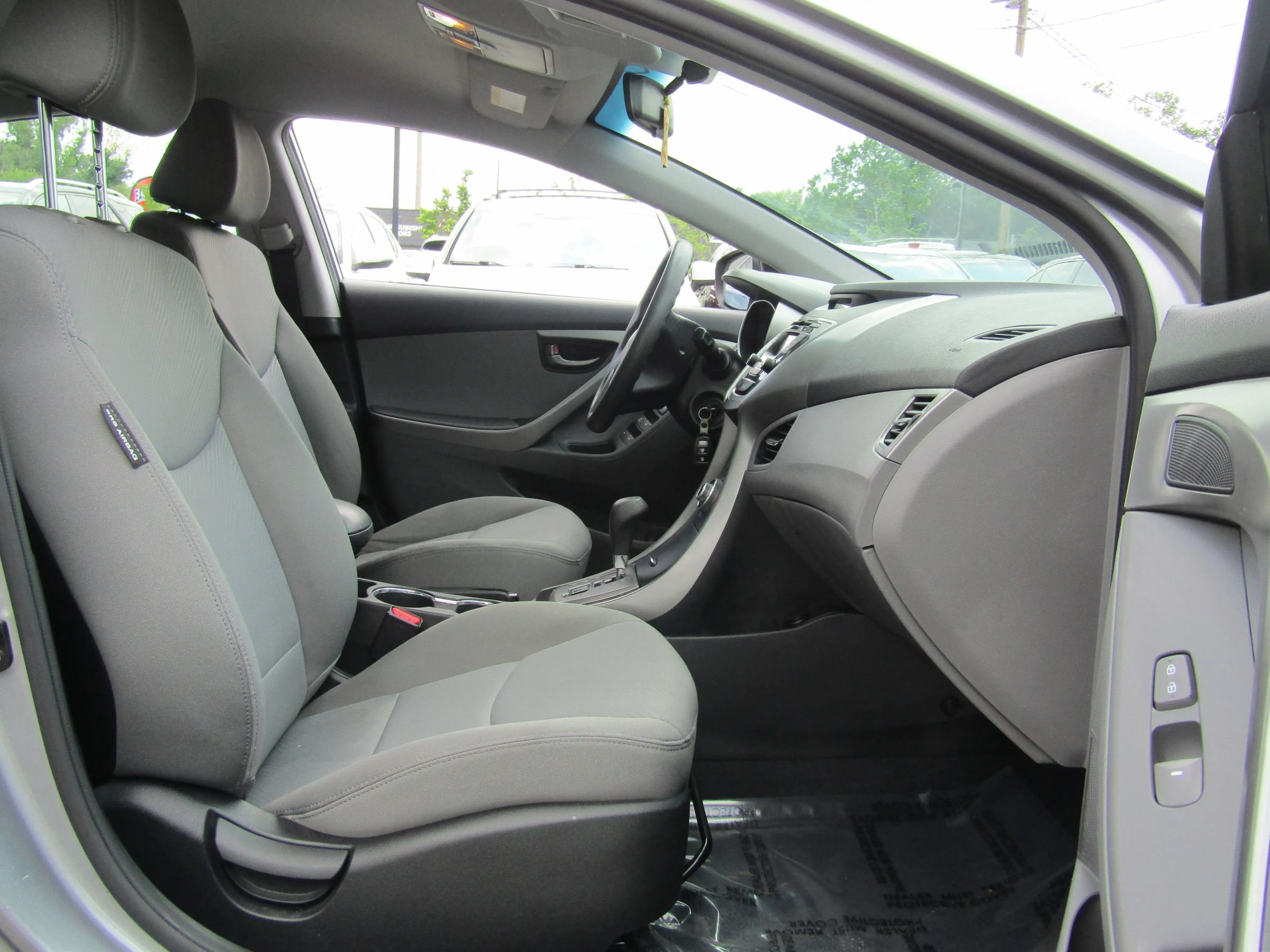 Used 2013 Hyundai Elantra GLS FWD image 11