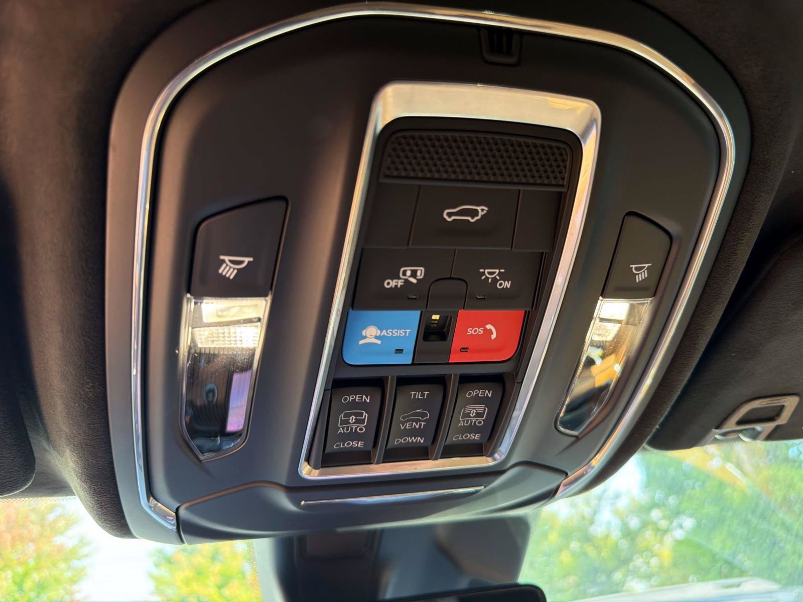 Used 2025 Jeep Grand Cherokee L Summit AWD/4WD image 24