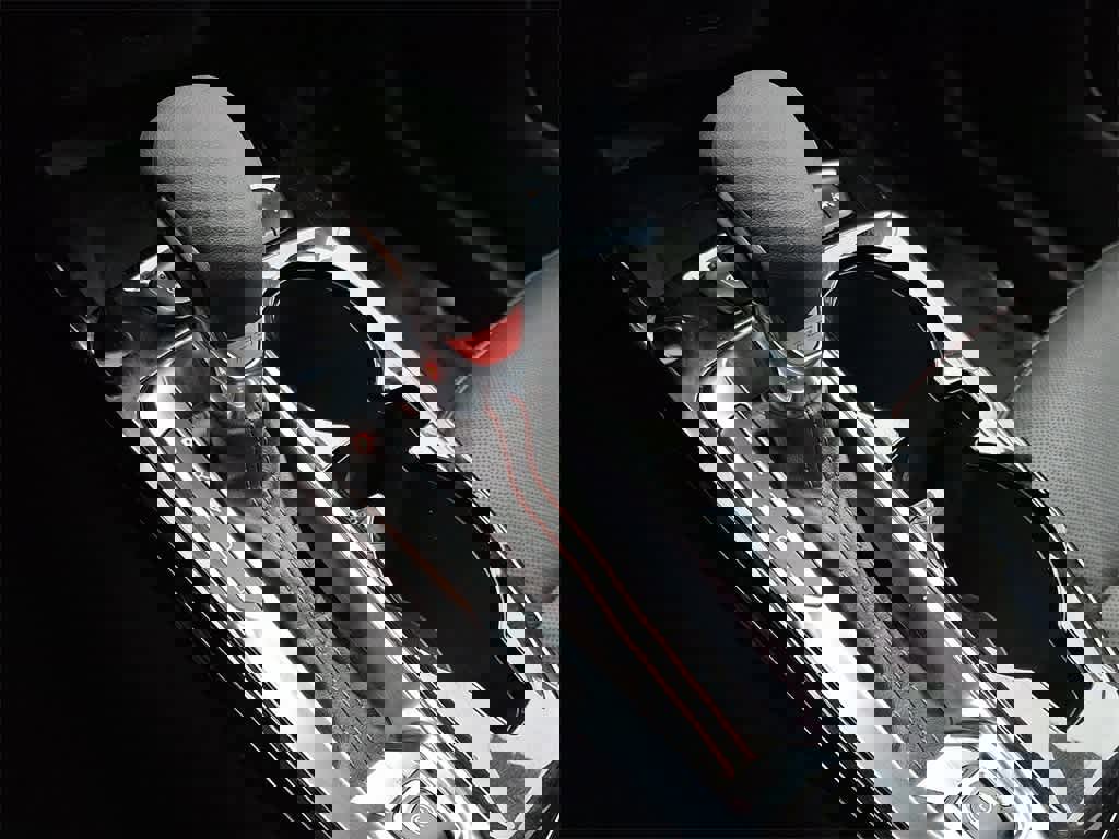 Used 2024 Chevrolet Trax RS w/ Sunroof Package image 14