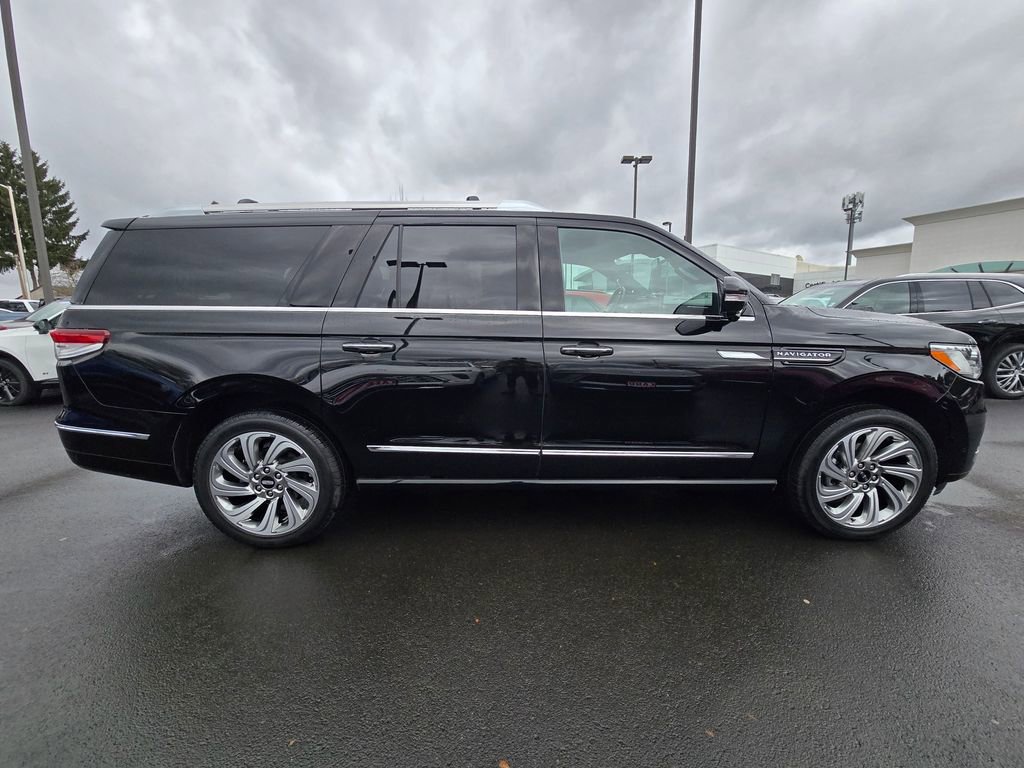 Used 2024 Lincoln Navigator L Reserve image 42