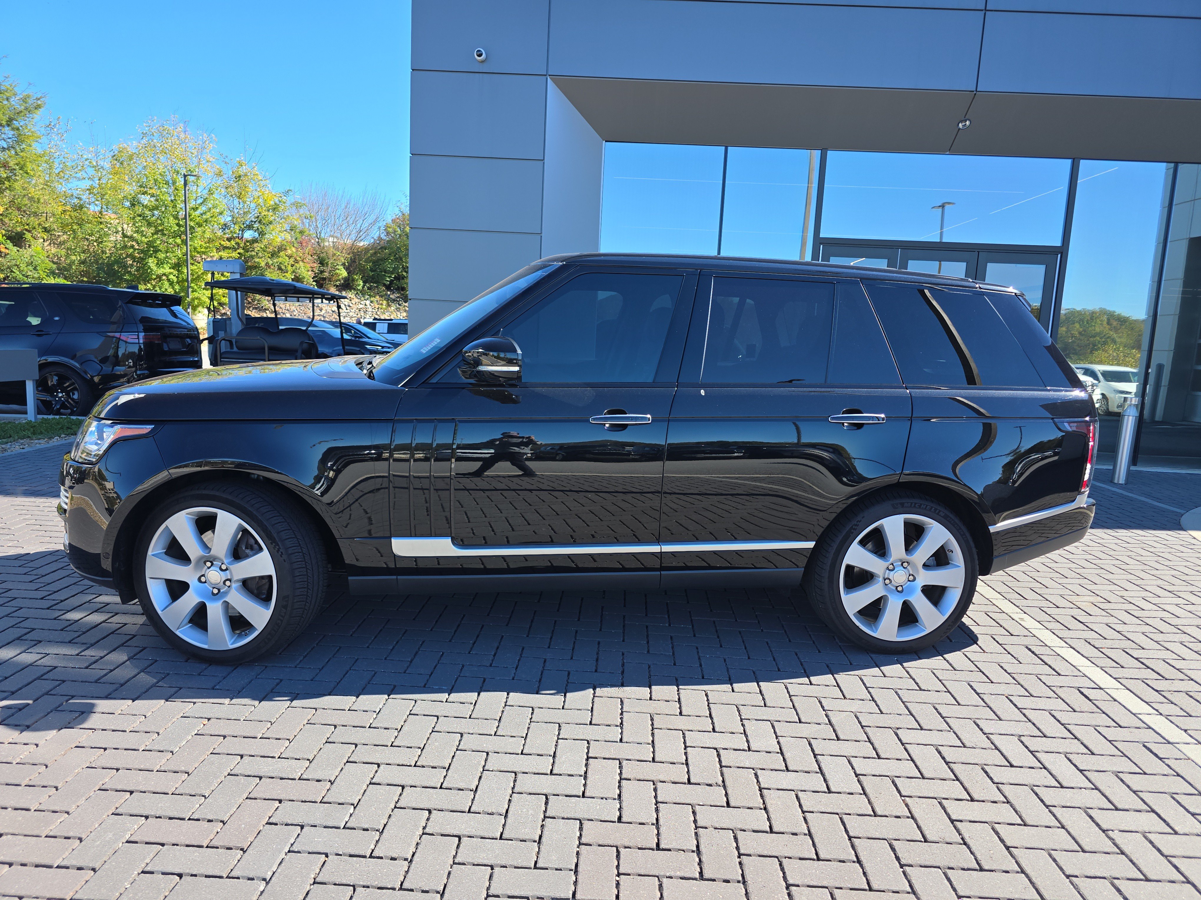 Used 2014 Land Rover Range Rover Autobiography AWD/4WD image 8