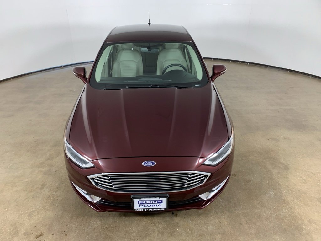 Used 2017 Ford Fusion SE w/ Fusion SE Technology Package image 4