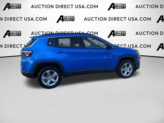 Used 2024 Jeep Compass Latitude AWD/4WD image 8