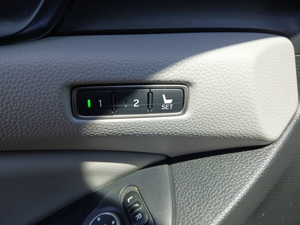 Used 2018 Honda Accord Touring image 31
