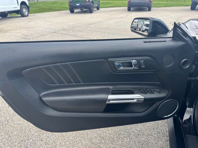 Used 2017 Ford Mustang GT Premium RWD image 16