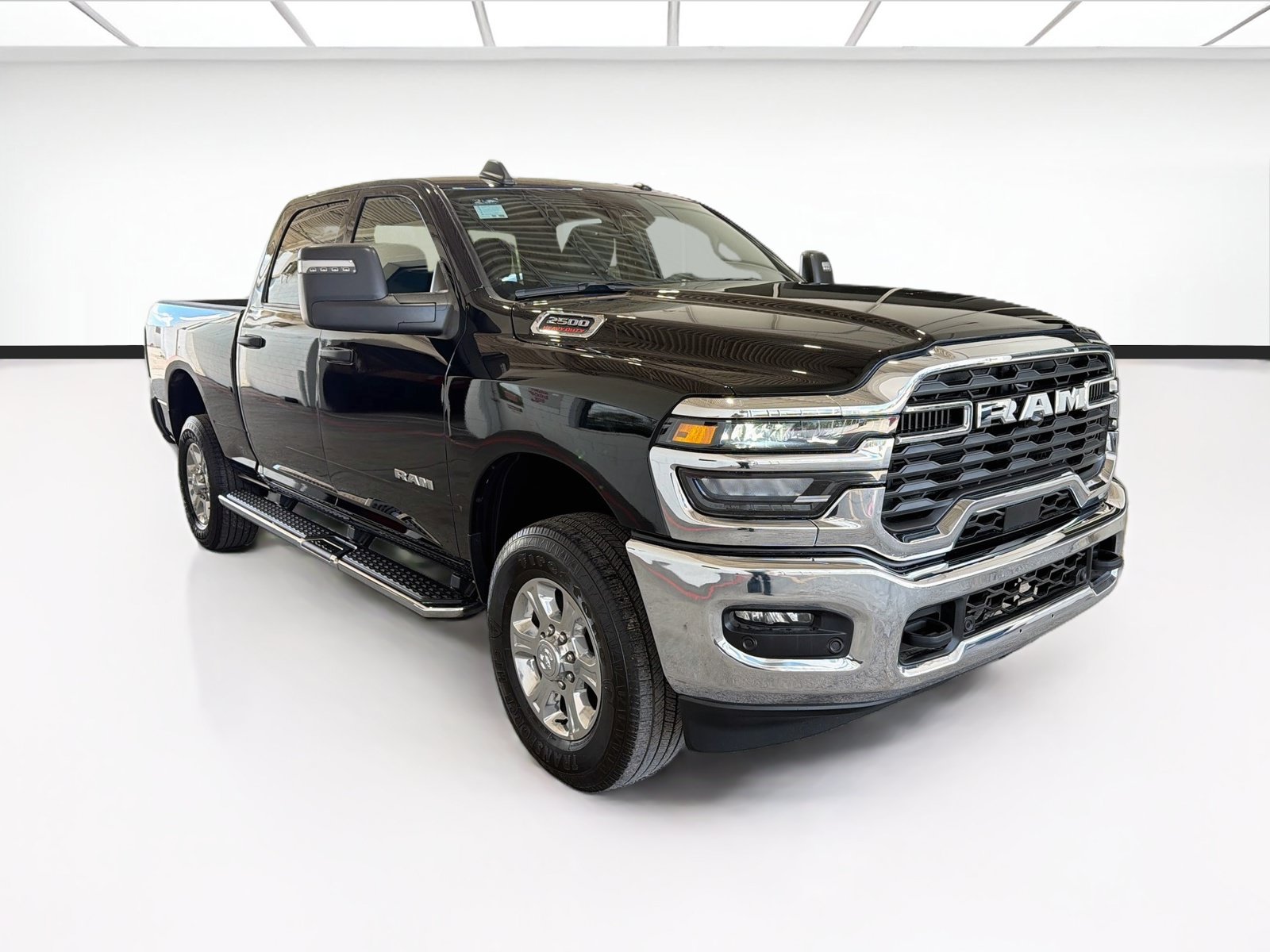 Used 2025 RAM 2500 Big Horn AWD/4WD image 3