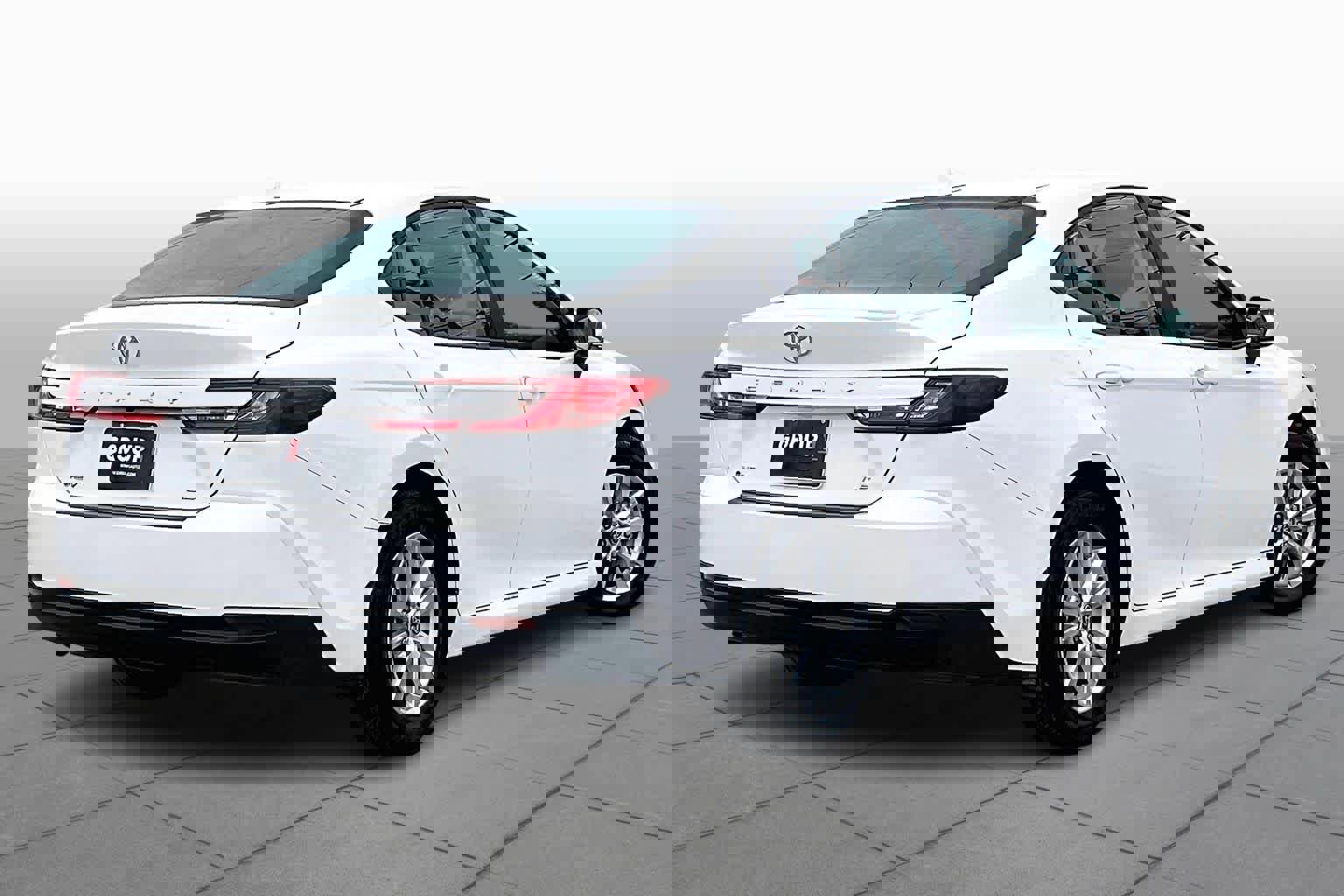 Used 2025 Toyota Camry LE w/ Convenience Package image 13