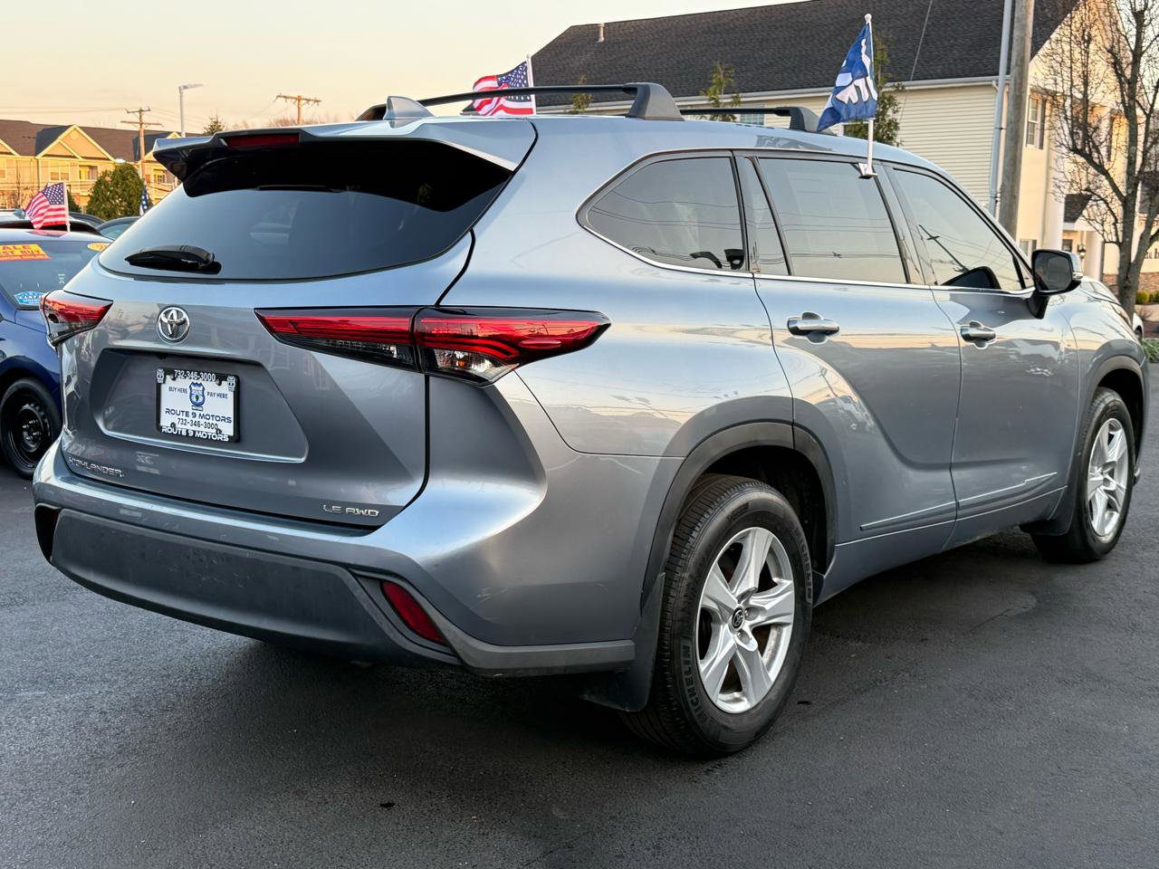 Used 2021 Toyota Highlander LE image 6