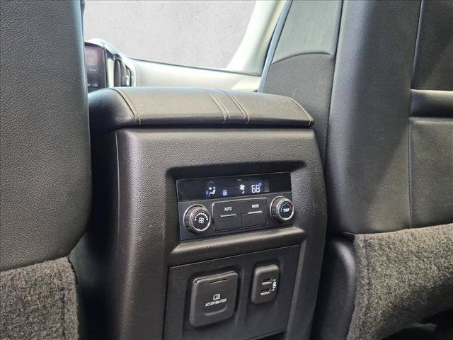 Used 2020 Chevrolet Traverse RS w/ LPO, 'HIT The Road' Package AWD/4WD image 18