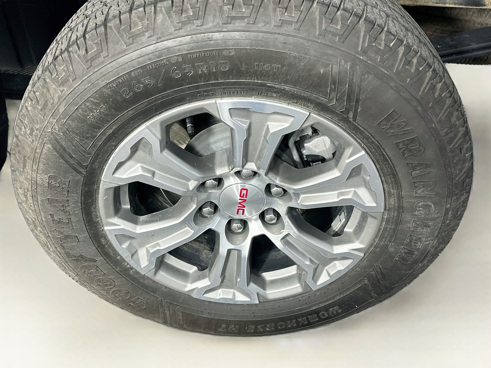 Used 2025 GMC Sierra 1500 SLT RWD image 11