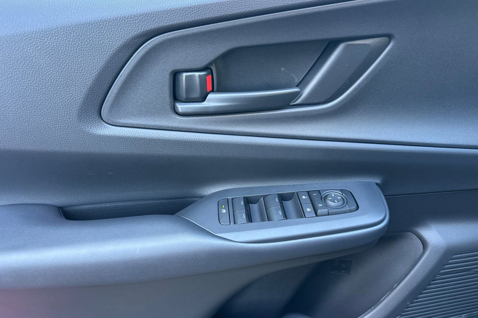 New 2026 Toyota Prius Plug-In Hybrid FWD image 11