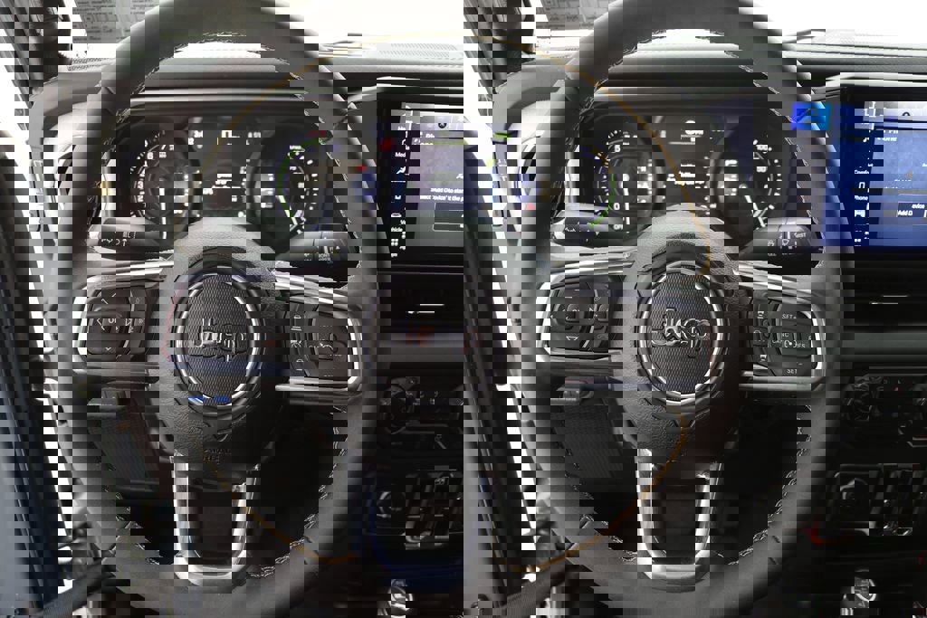 Used 2024 Jeep Wrangler Unlimited Sahara image 17