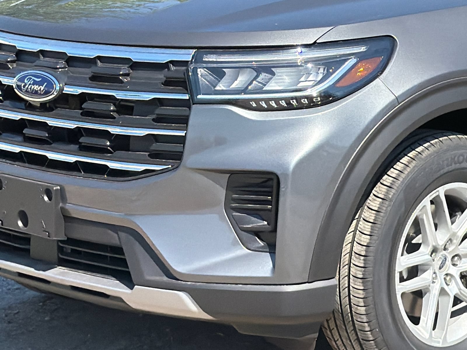 New 2026 Ford Explorer Active AWD/4WD image 2