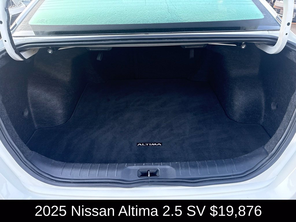 Used 2025 Nissan Altima 2.5 SV FWD image 16