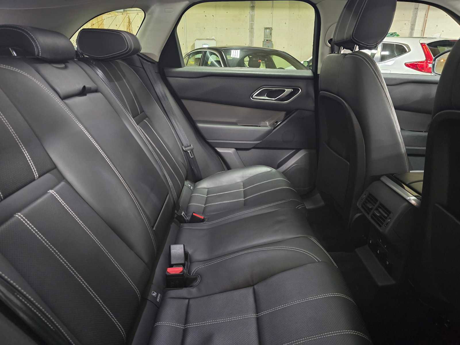 Used 2018 Land Rover Range Rover Velar S image 12