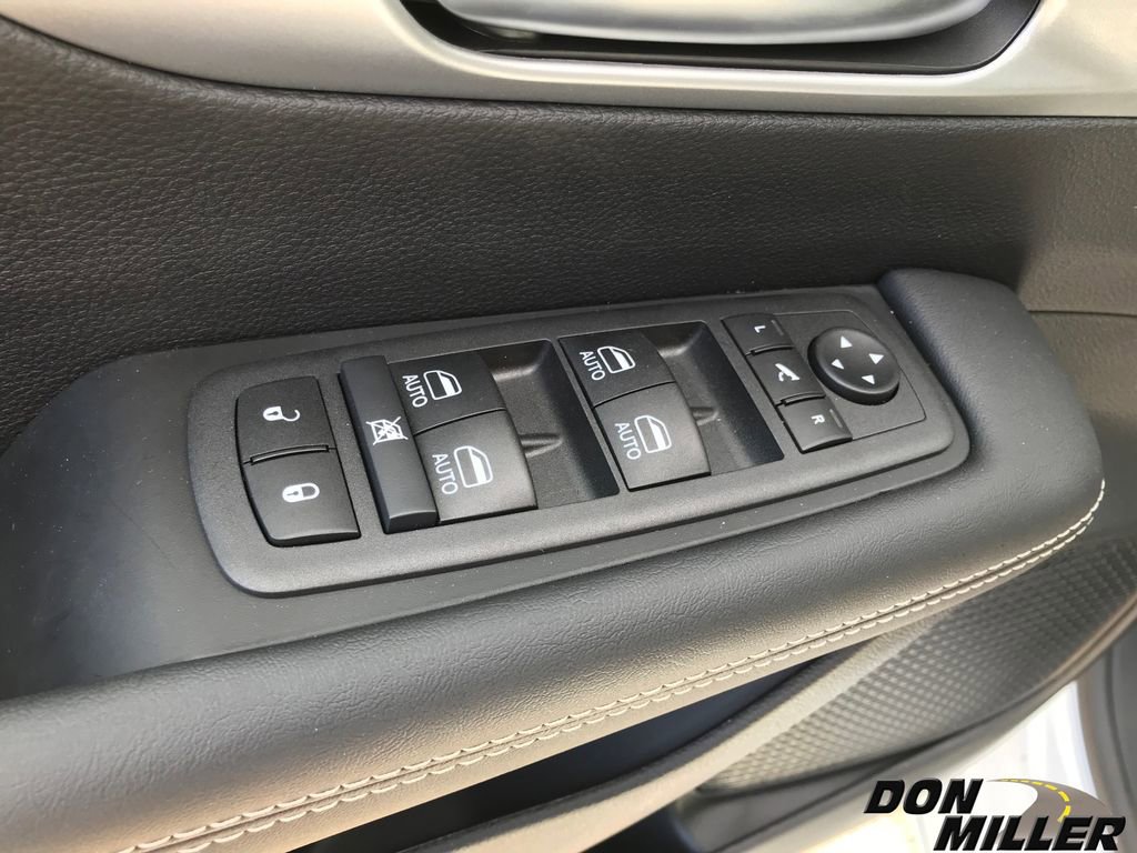 New 2026 Chrysler Pacifica Limited w/ S Appearance Package image 12