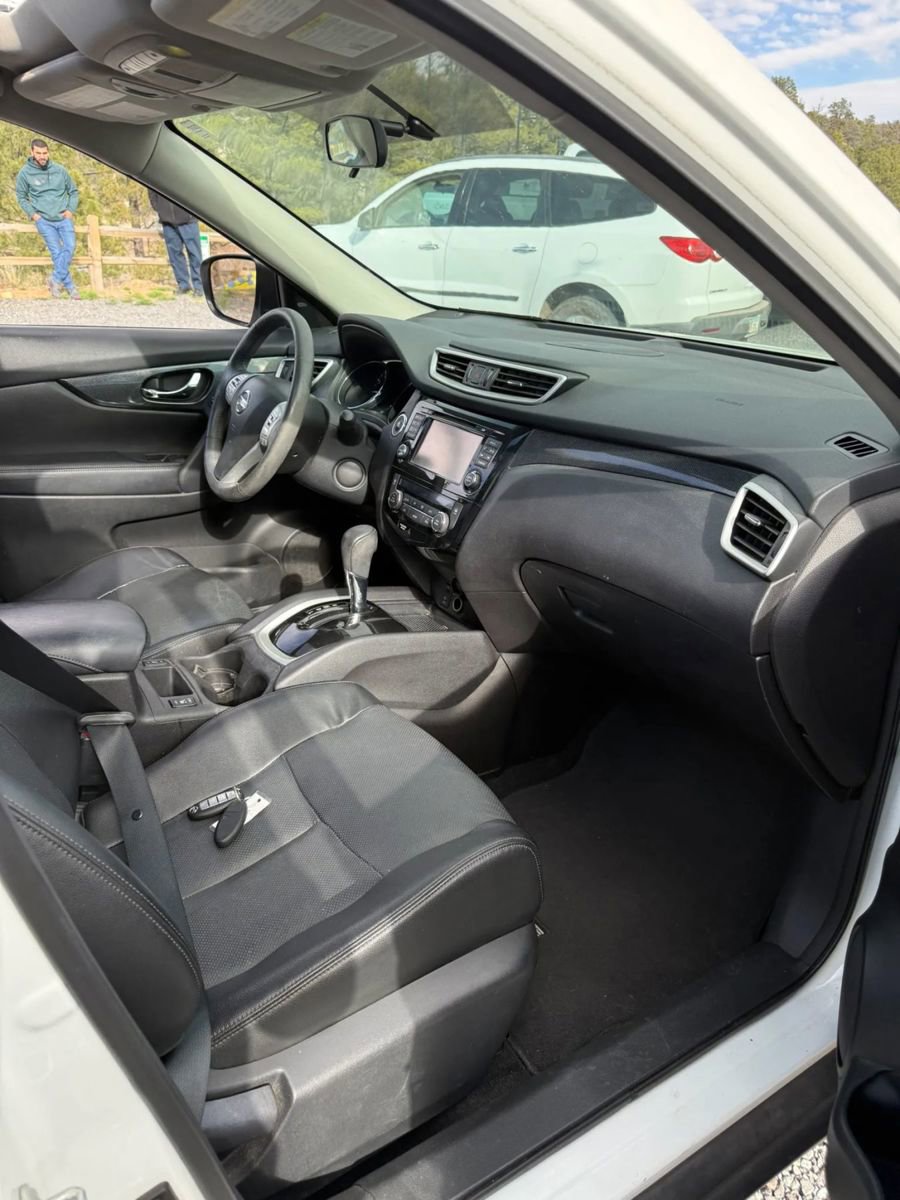 Used 2015 Nissan Rogue SL w/ SL Premium Package image 7