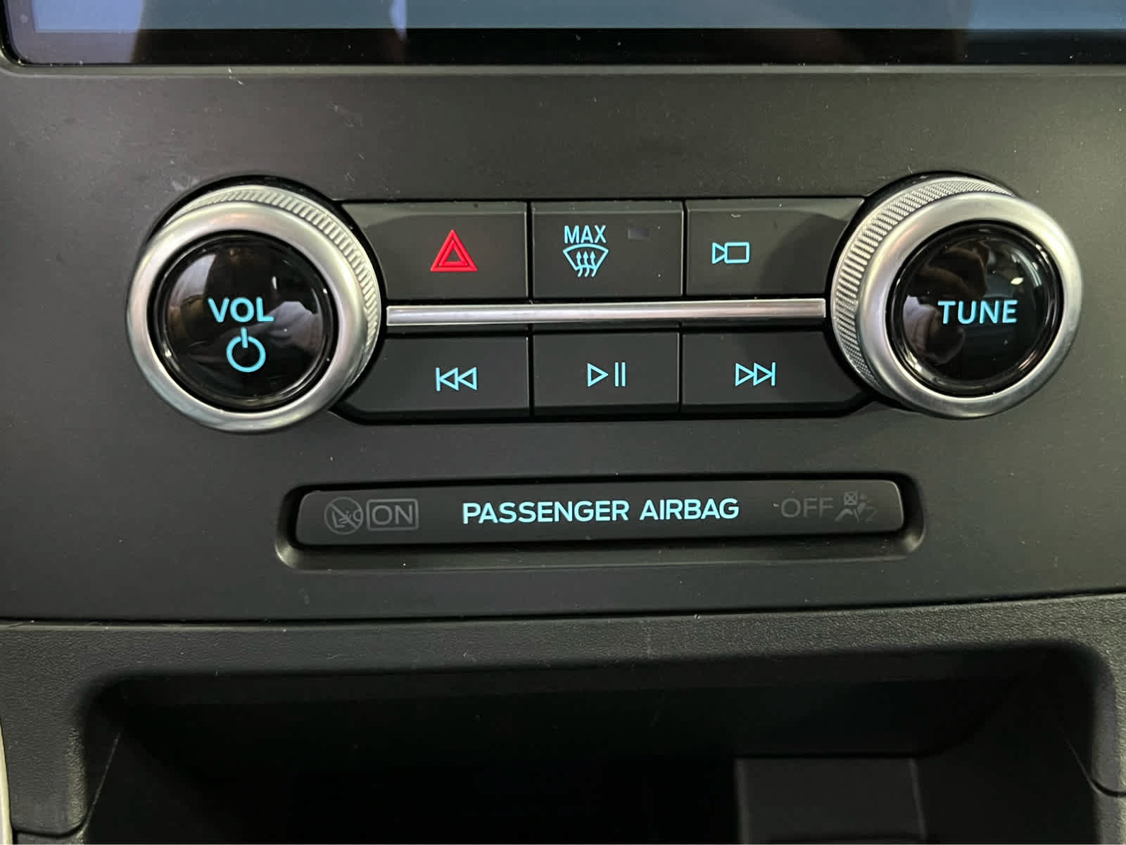 Certified 2024 Ford Edge SEL w/ Convenience Package AWD/4WD image 32