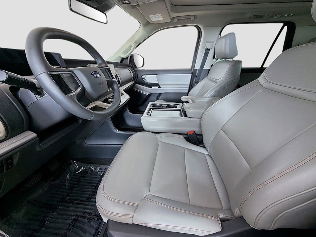 Used 2025 Ford Expedition Active image 22